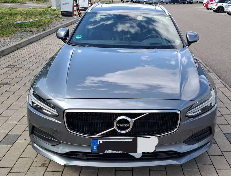 Grau Gebraucht 2019 Volvo V90 Momentum Kombi | 18.900 € (Superpreis) - Bild 1/4