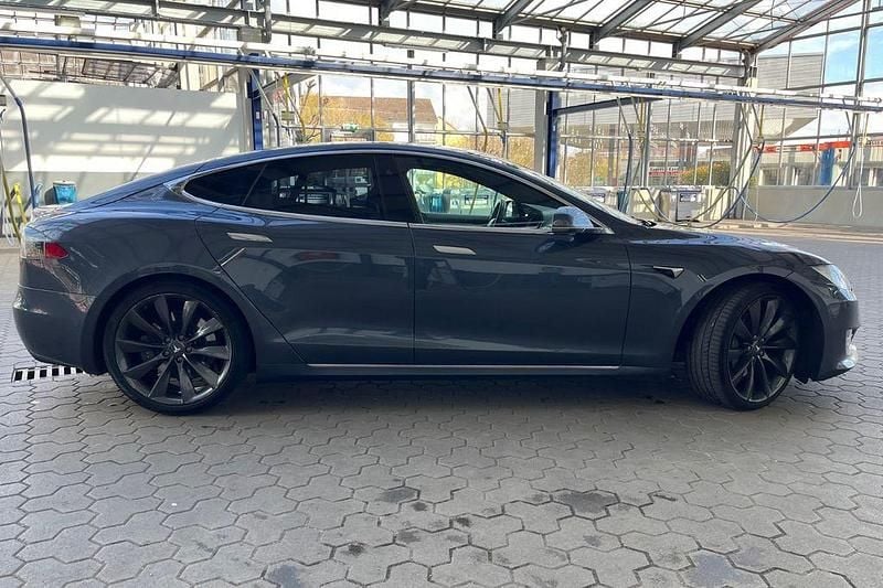Gebraucht Tesla Model S Performance 580 kW (789 PS) 2018 Blau Kleinwagen