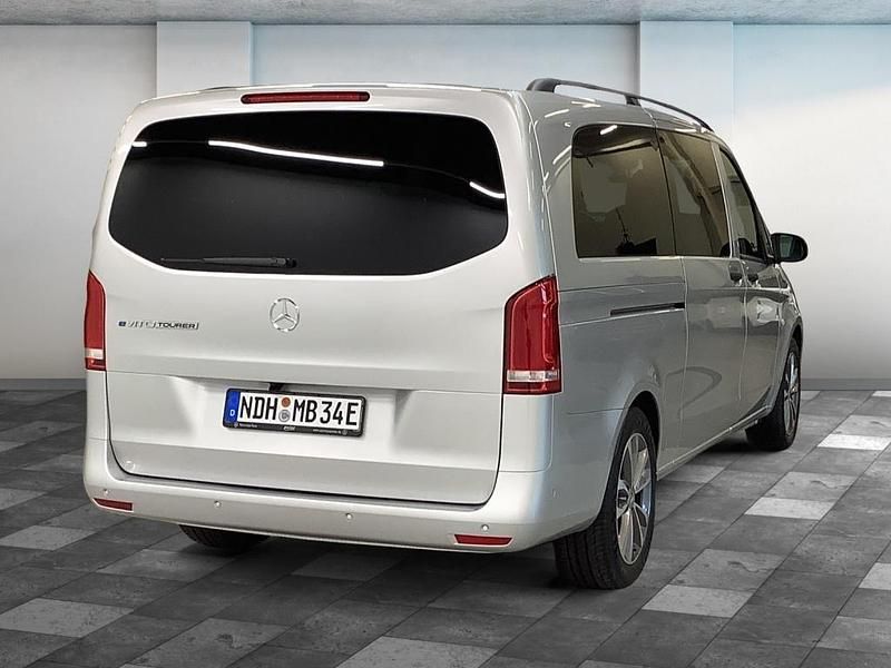 Gebraucht Mercedes e-Vito 150 kW (204 PS) 2022 Silber brillantsilber Van / Kleinbus