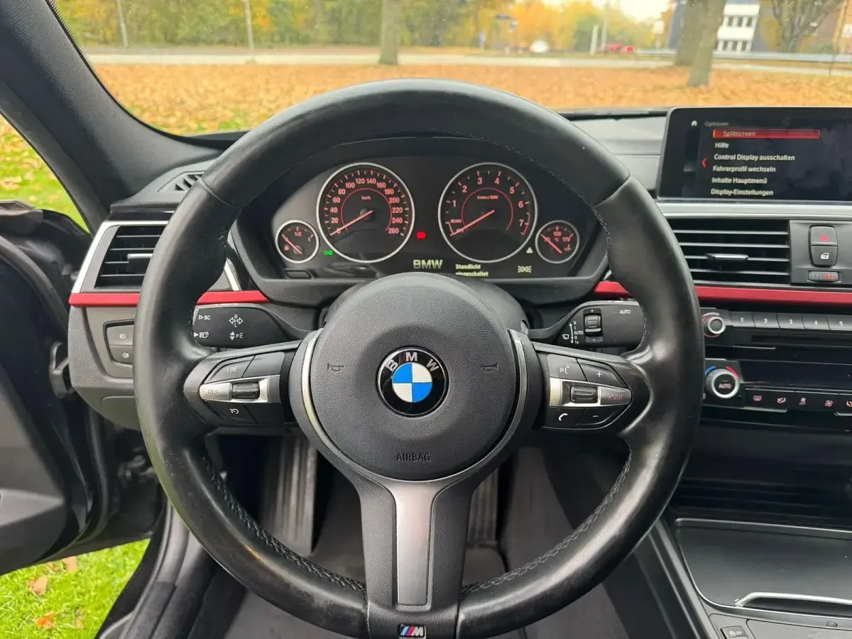 Gebraucht BMW 330 258 PS (189 kW) 2018 Schwarz Limousine