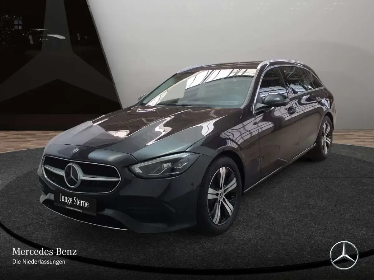 Gebraucht Mercedes C180 Avantgarde 170 PS (125 kW) 2025 Graphitgrau Kombi