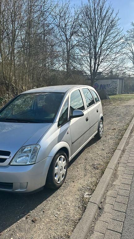 Gebraucht Opel Meriva 101 PS (74 kW) 2004 Silber Van / Kleinbus