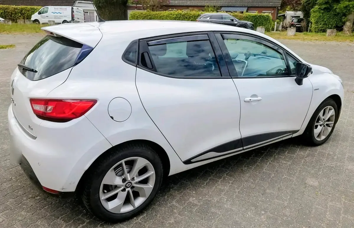 Gebraucht Renault Clio IV LIMITED 90 PS (66 kW) 2016 Weiß Kleinwagen