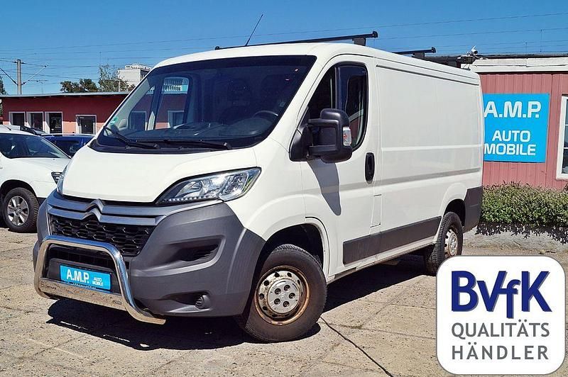 Weiß Gebraucht 2018 Citroën Jumper Van / Kleinbus | 12.999 € (Superpreis) - Bild 1/4