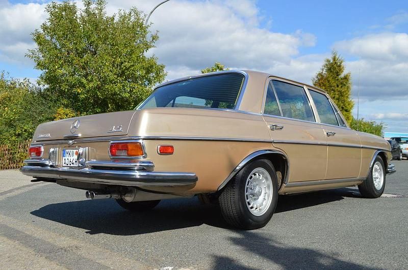 Gebraucht Mercedes 280 209 PS (153 kW) 1973 Gold Limousine