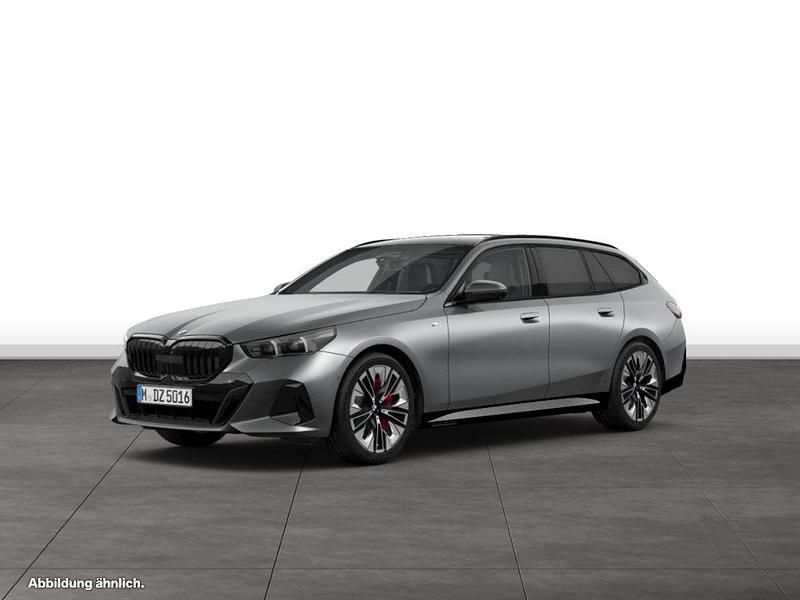 Grau Gebraucht 2024 BMW 540 M Sport Kombi | 73.950 € (Teuer) - Bild 1/4