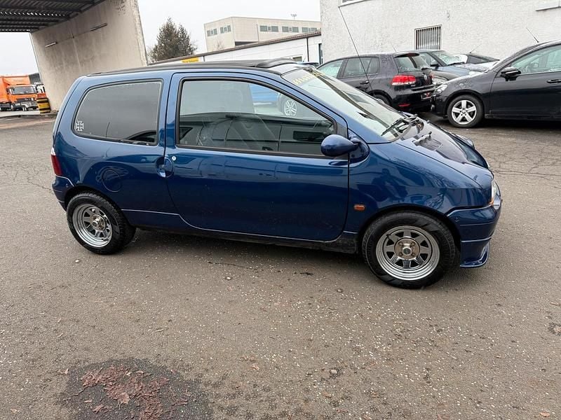 Second-hand Renault Twingo 55 CP (40 kW) 1997 Albastru Hatchback