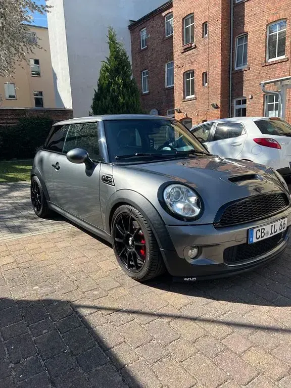 Käytetty Mini John Cooper Works 211 HP (155 kW) 2009 Harmaa Viistoperä