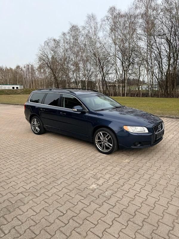 Gebraucht Volvo V70 163 PS (119 kW) 2011 Blau Kombi