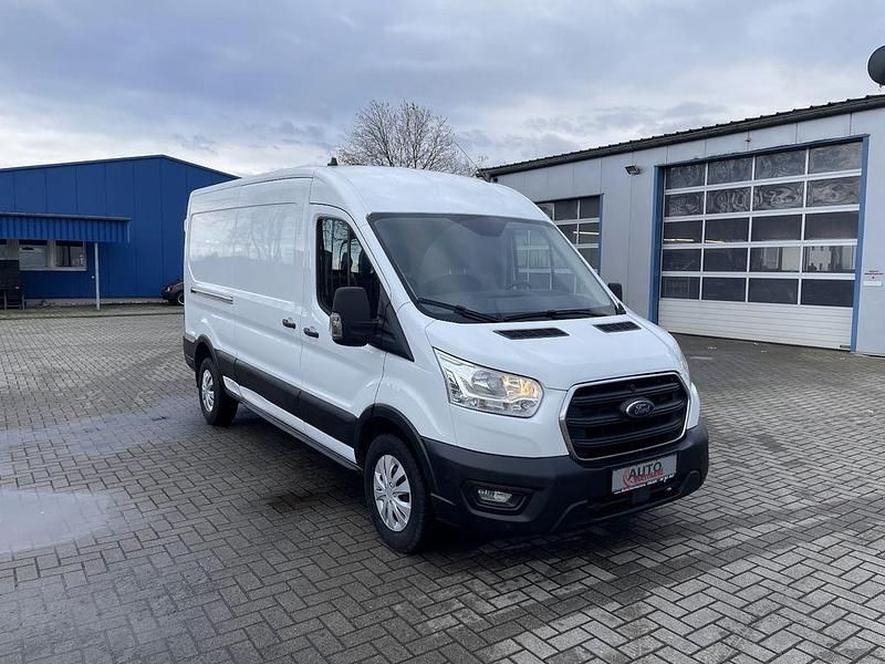 Gebraucht Ford Transit Trend 131 PS (96 kW) 2021 Weiß Limousine