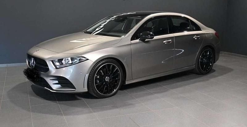 Grau Gebraucht 2020 Mercedes A200 AMG Limousine | 24.500 € (Guter Preis) - Bild 1/4