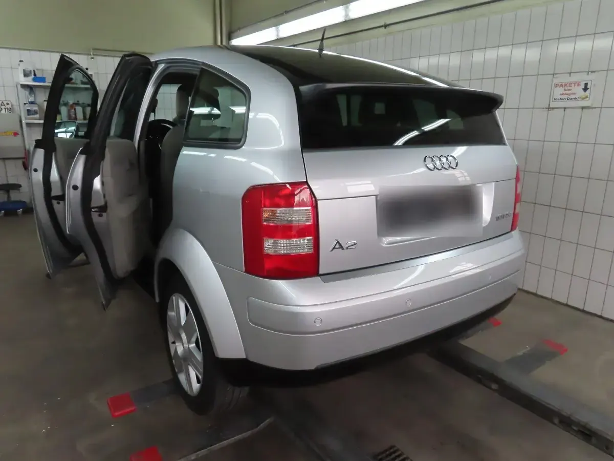 Gebraucht Audi A2 110 PS (80 kW) 2002 Lichtsilbermet. Kleinwagen