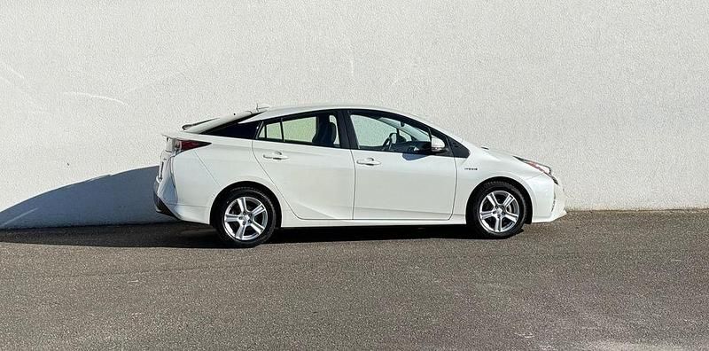 Gebraucht Toyota Prius Executive 98 PS (72 kW) 2016 Weiß Limousine