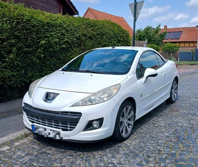 Weiß Gebraucht 2012 Peugeot 207 CC Cabrio | 6.800 € (Teuer) - Bild 1/4