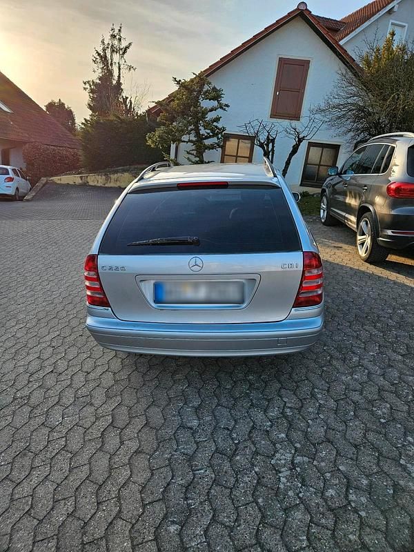 Gebraucht Mercedes C220 150 PS (110 kW) 2005 Silber Kombi