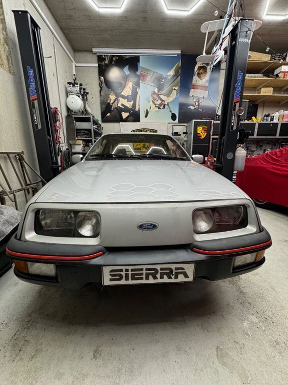 Silber Gebraucht 1983 Ford Sierra Limousine | 9.999 € - Bild 1/4