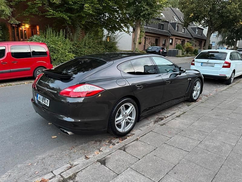 Gebraucht Porsche Panamera 250 PS (183 kW) 2012 Kleinwagen