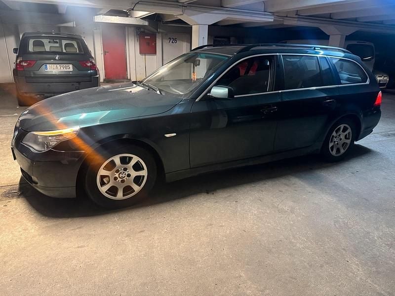 Gebraucht BMW 525 197 PS (144 kW) 2008 Grün Kombi