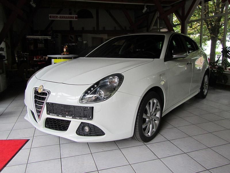 296 bianco ghiaccio Gebraucht 2013 Alfa Romeo Giulietta Turismo Kleinwagen | 5.900 € (Fairer Preis) - Bild 1/4
