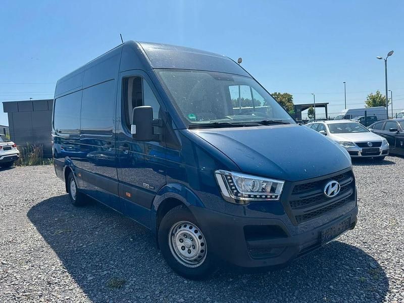 Blau Gebraucht 2018 Hyundai H 350 Van | 11.490 € (Superpreis) - Bild 1/4