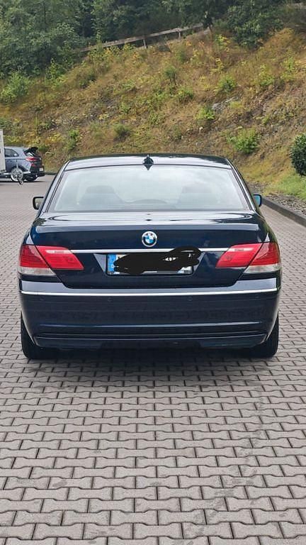 Gebraucht BMW 740 306 PS (225 kW) 2007 Blau Limousine