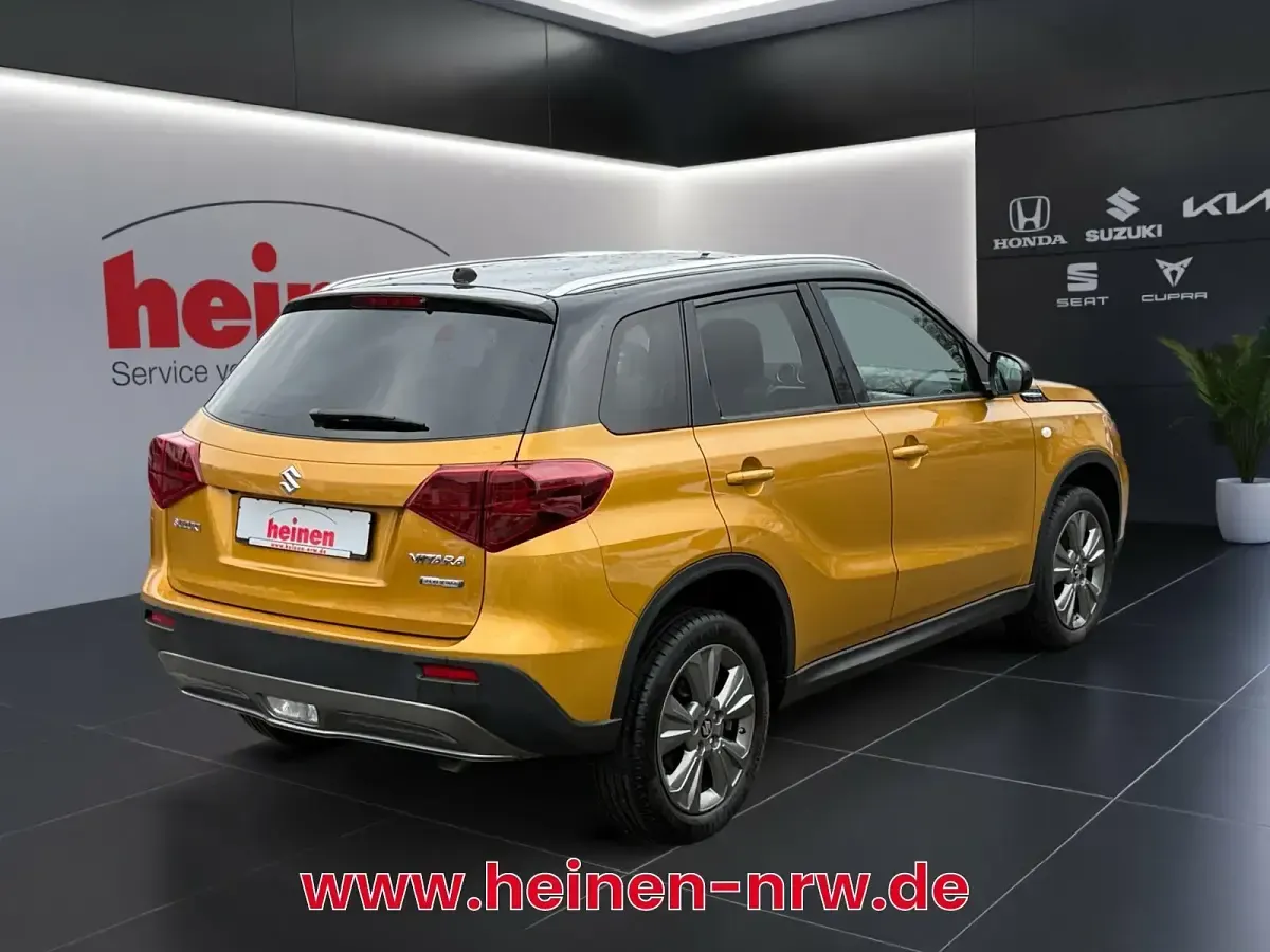 Gebraucht Suzuki Vitara Comfort 129 PS (94 kW) 2021 Solar/cosmic black pearl met SUV