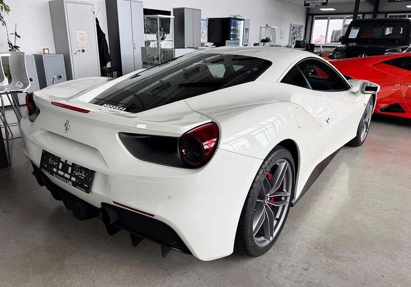 Gebraucht Ferrari 488 670 PS (492 kW) 2017 Weiß Coupé