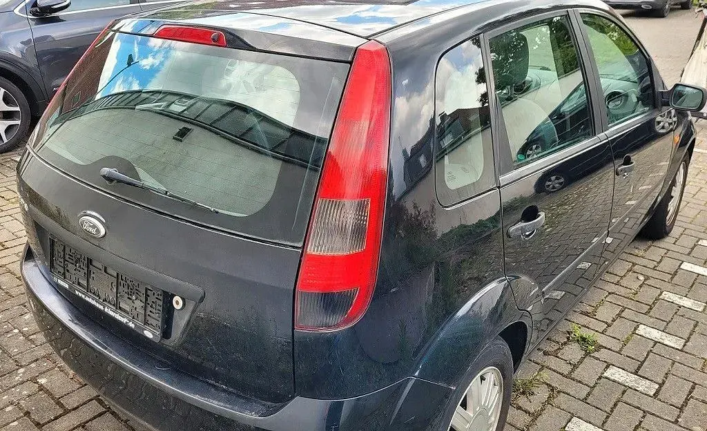Gebraucht Ford Fiesta 80 PS (58 kW) 2002 Schwarz Kleinwagen