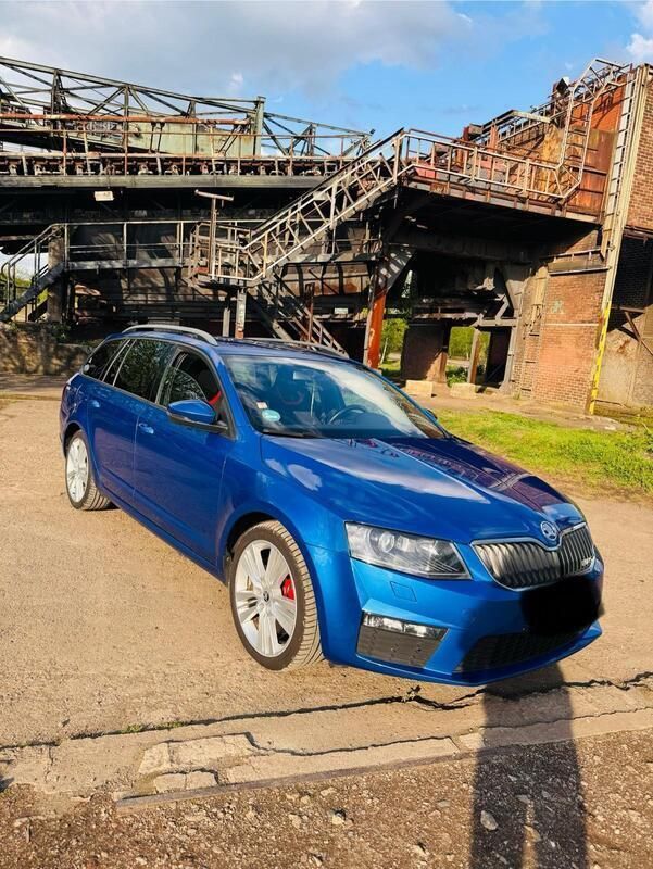 Blau Gebraucht 2015 Skoda Octavia RS Kombi | 10.000 € (Guter Preis) - Bild 1/4