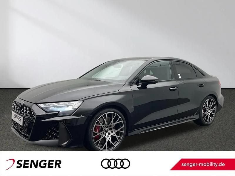 Mythosschwarz metallic Gebraucht 2025 Audi RS3 Ambiente Kleinwagen | 64.440 € (Guter Preis) - Bild 1/1