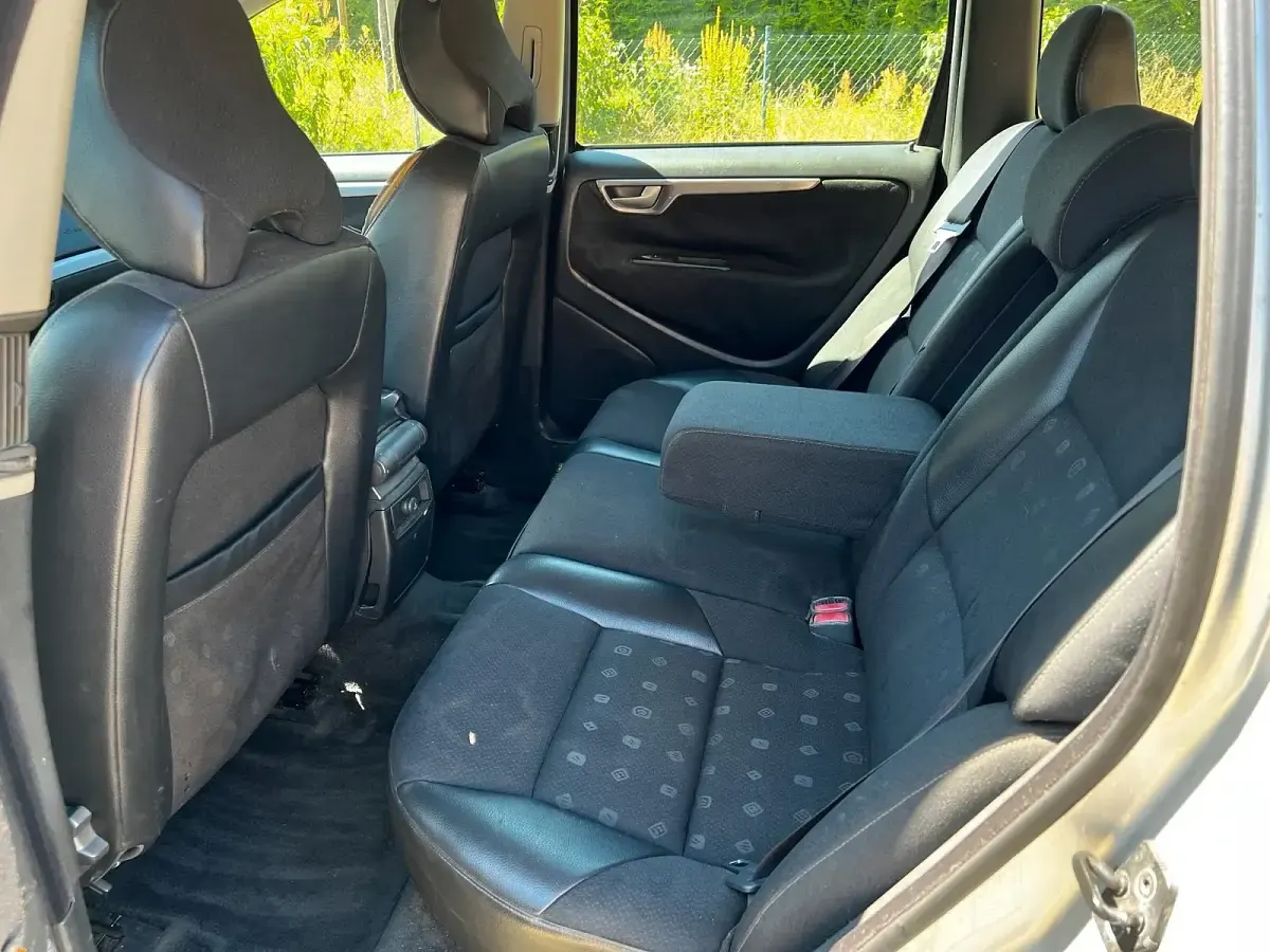 Gebraucht Volvo V70 140 PS (102 kW) 2002 Silber Kombi