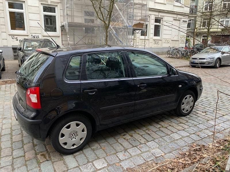 Gebraucht VW Polo Basis 64 PS (47 kW) 2003 Schwarz Limousine