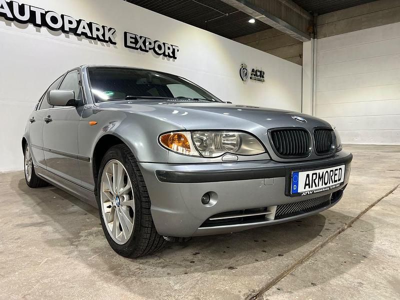 Grau Gebraucht 2006 BMW 330 Sport Line Limousine | 16.900 € - Bild 1/4