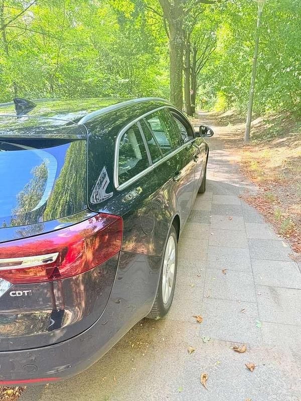 Schwarz Gebraucht 2016 Opel Insignia Kombi | 5.900 € (Superpreis) - Bild 1/4