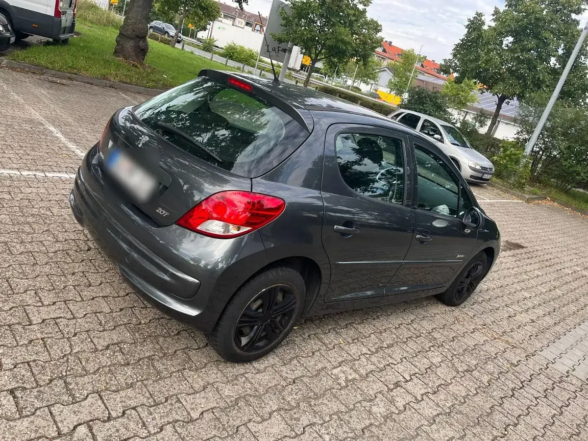 Gebraucht Peugeot 208 Allure 92 PS (67 kW) 2012 Grau Kleinwagen