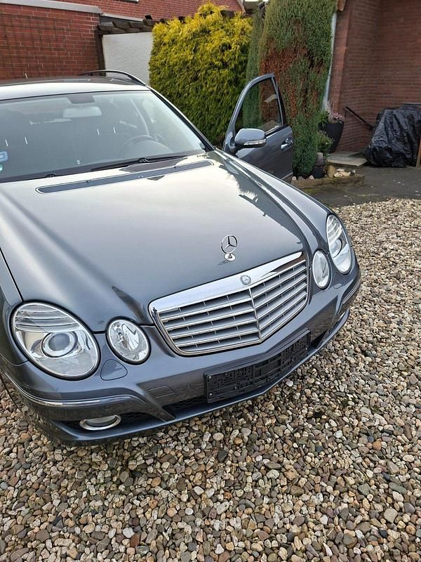 Gebraucht Mercedes E200 184 PS (135 kW) 2008 Grau Kombi