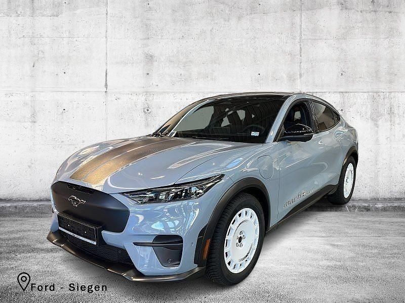 Grau Gebraucht 2025 Ford Mustang Mach-E GT SUV | 64.700 € (Etwas zu teuer) - Bild 1/4