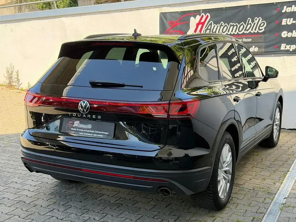 Gebraucht VW Touareg 231 PS (169 kW) 2025 Schwarz SUV