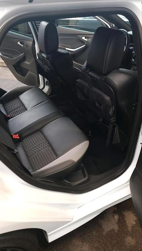 Gebraucht Ford Focus ST 250 PS (183 kW) 2018 Weiß Kombi