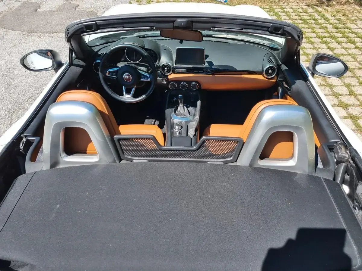 Gebraucht Fiat 124 Spider Lusso 140 PS (102 kW) 2018 Weiß Cabrio