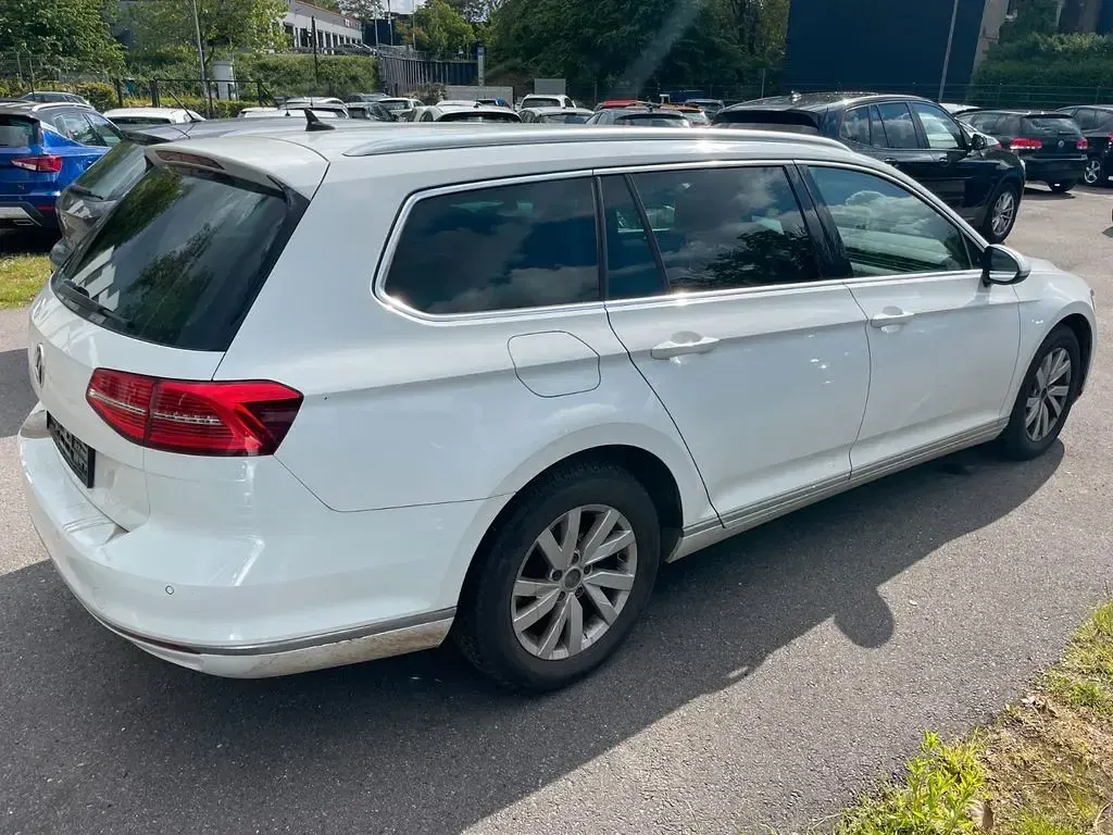 Usata VW Passat Highline 150 CV (110 kW) 2015 Bianco Berlina