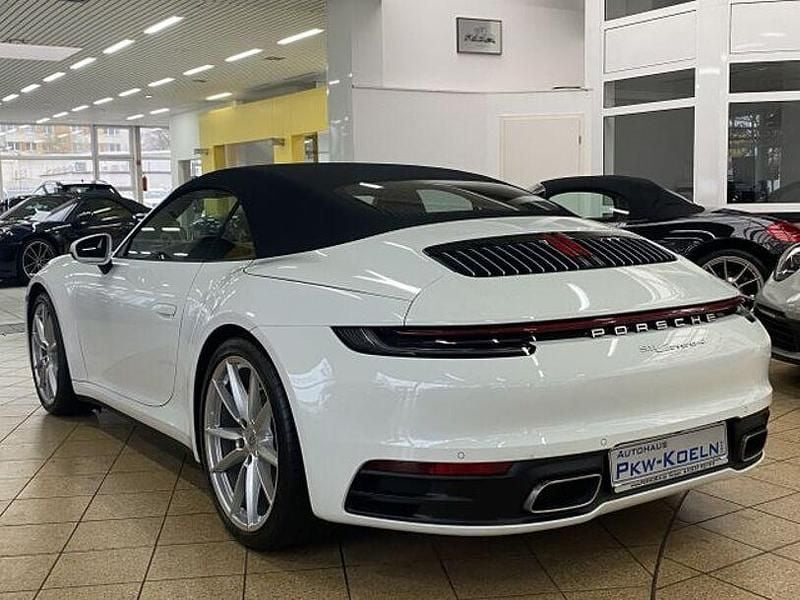 Gebraucht Porsche 992 385 PS (283 kW) 2020 Weiß Cabrio