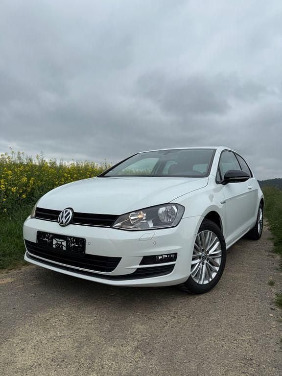 Weiß Gebraucht 2014 VW Golf VII Cup Limousine | 7.199 € (Fairer Preis) - Bild 1/4