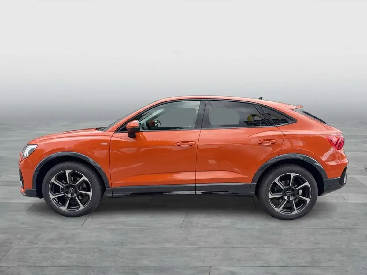 Gebraucht Audi Q3 Sportback Sport 150 PS (110 kW) 2025 Orange SUV