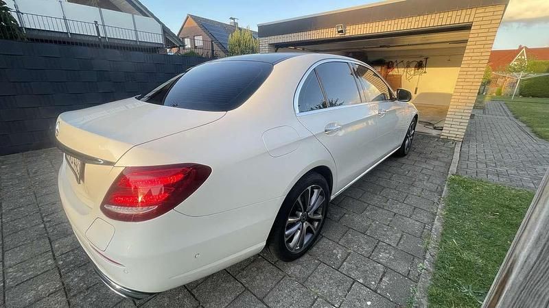 Gebraucht 2018 Mercedes E350 Limousine | 29.500 € - Bild 1/4