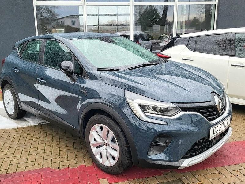 Blau Gebraucht 2022 Renault Captur Zen SUV | 16.645 € (Guter Preis) - Bild 1/4