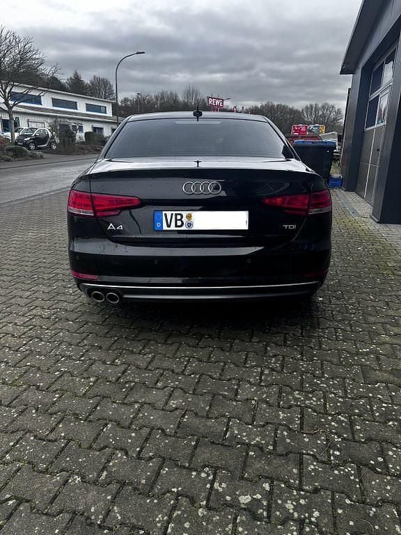 Gebraucht Audi A4 Ambiente 190 PS (139 kW) 2016 Schwarz Limousine