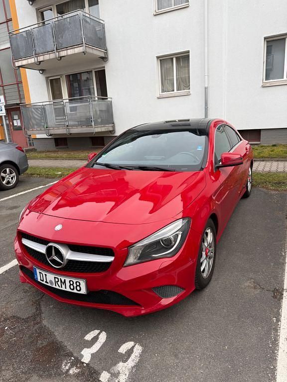 Gebraucht Mercedes CLA180 122 PS (89 kW) 2013 Rot Limousine