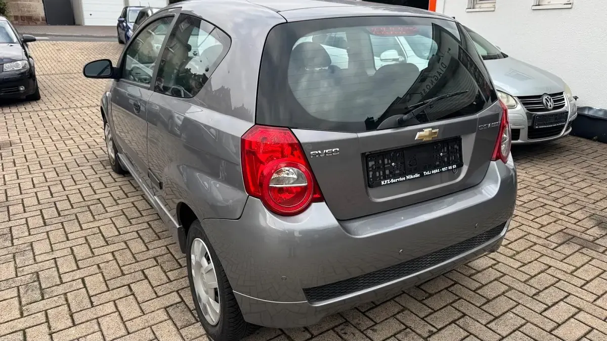 Gebraucht Chevrolet Aveo 84 PS (61 kW) 2009 Grau Kleinwagen