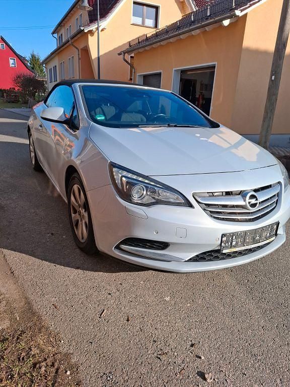 Gebraucht Opel Cascada Innovation 165 PS (121 kW) 2013 Weiß Cabrio